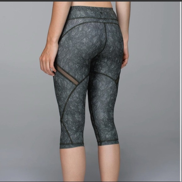 lululemon Cool To Street Crop Size 6 - Picture 2 of 8